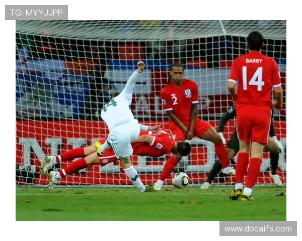 切尔西2627主场亮蓝黄狮新装 切尔西2627主场亮蓝黄狮新装